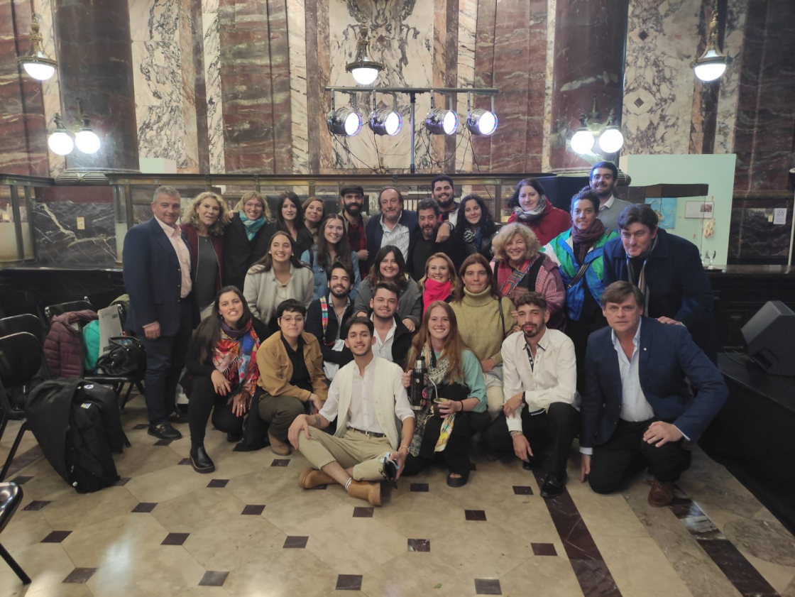 Delegación del Cenur Litoral Norte participa en Honoris Causa a Tomassino en Argentina